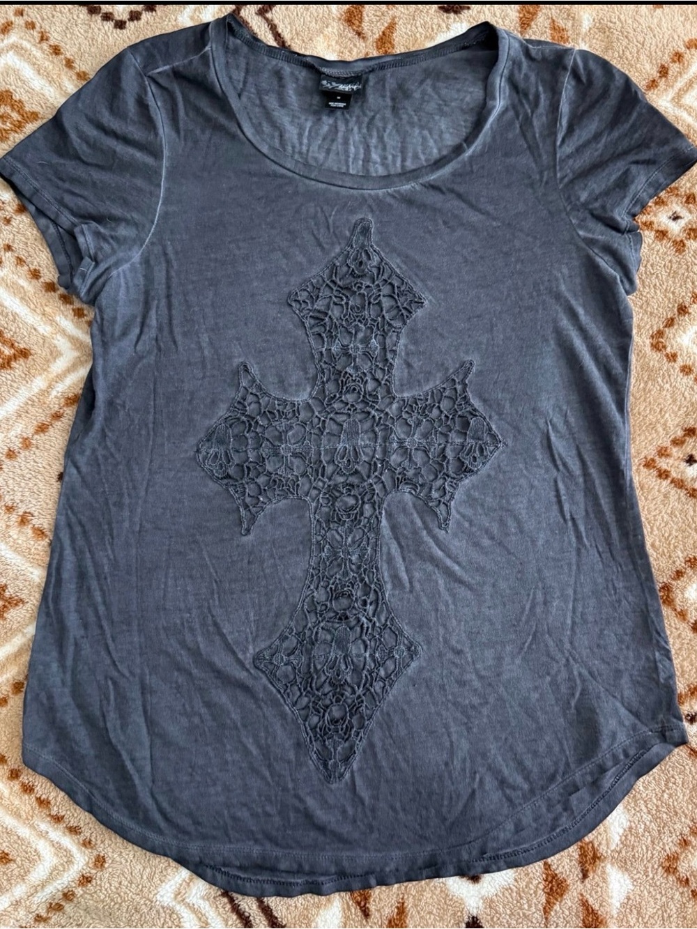 Daytrip Charcoal Gray Short-Sleeve Tee with Lace Cross size Medium